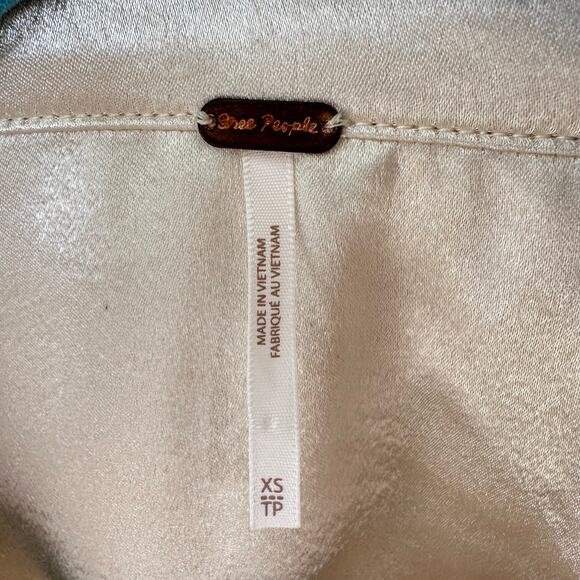 Free People Sateen Long Sleeve Button Shirt Size XS - Picture 4 of 6